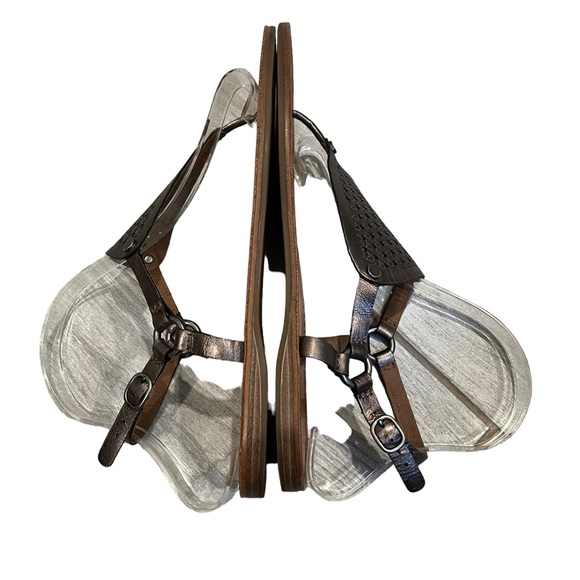 Lucky Brand Abell Triangle Leather Flat Sandals - Picture 7 of 9